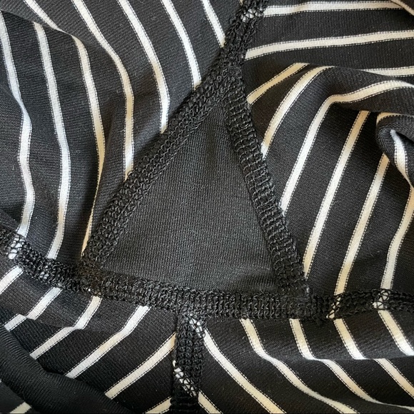 EUC Lululemon Parallel Stripe Wunder Under Tight Size 10 - Picture 4 of 8